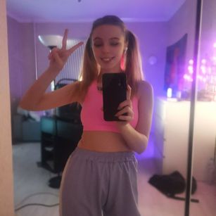 Model - AmyLime naughty