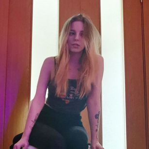 Model - AmyLime petite