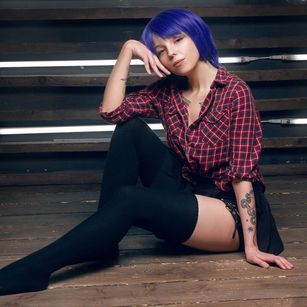 Model - AmyLime striptease