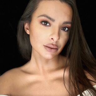 Model - YourDiva ass