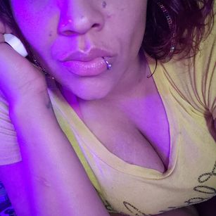 Model - Freaky Wet Freida caramel