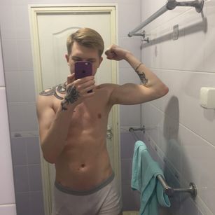 Model - YoureLittleBoy smoke