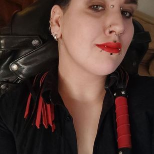 Model - Mistress Lee  Yarhi  Angela femdom