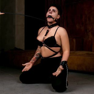 Model - Mistress Lee  Yarhi  Angela femdom