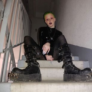 Model - Mistress Lee  Yarhi  Angela dominatrix