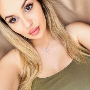 Model - SelynaConer milf