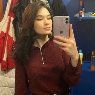 Model - Ann Ki redlips