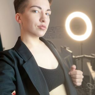 Model - AmandaTonni lesbian