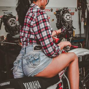 Model - Emi Brown doggystyle