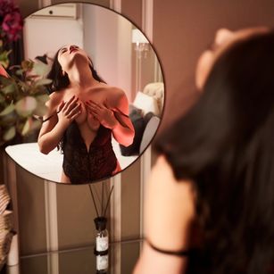 Model - OliviaSway legs