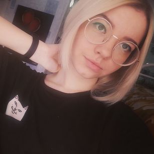 Model - Vicky shorthair