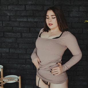 Model - Laura Meow sexy