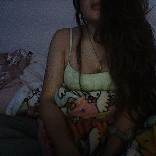 Model - alixia Blonde