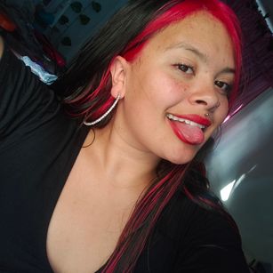 Model - Annie Miller joi