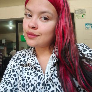 Model - Annie Miller latina