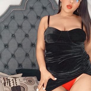 Model - CharmSweet latina