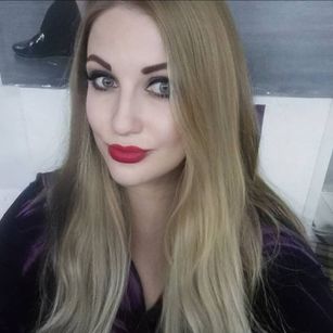 Model - HairyMilf feet