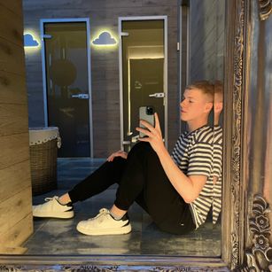 Model - 69hot boy69 gay