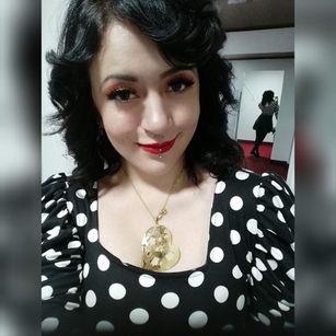 Model - Jane Hamilton latina