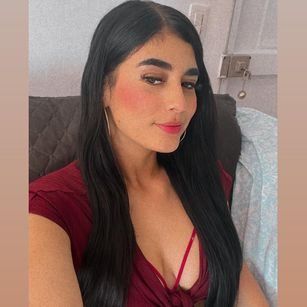 Model - Isabella Rouse feet