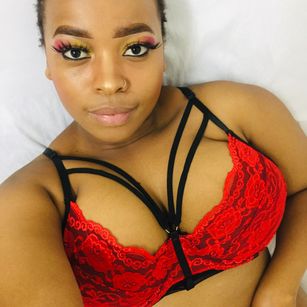 Model - Bustyzii pussyplay