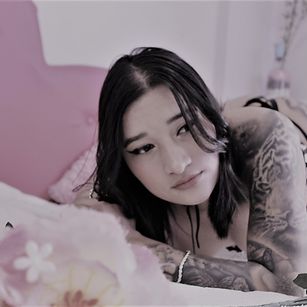 Model - Eva Sanders latina