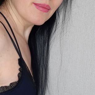 Model - OliviaCaramel stockings