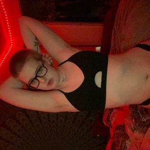 Model - Sunshine Davidson bisexual