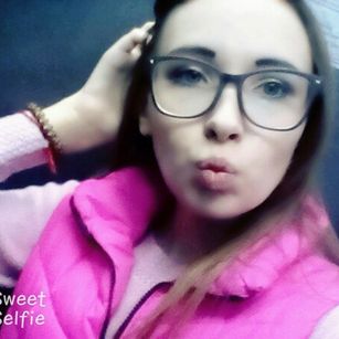 Model - NimfaGoes striptease