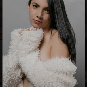 Model - Dina Carter petite