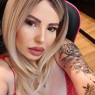 Model - SexyCleo sexyfeet