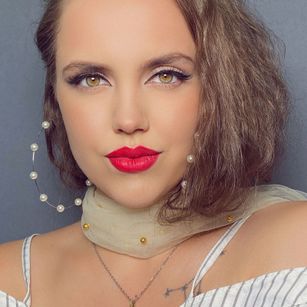 Model - Sophie friendly