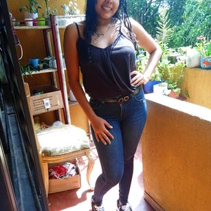 Model - abby_hot small