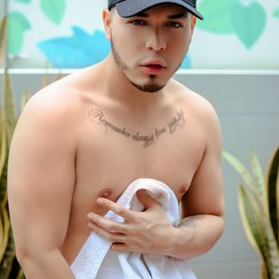 Model - Steven Ruiz muscle