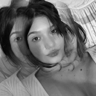 Model - karla amorosa