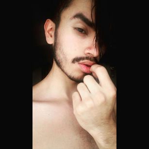 Model - marlon laurens latino