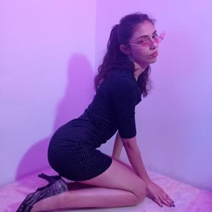 Model - Una Lipa skinny