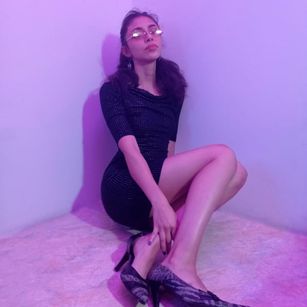 Model - Una Lipa smalltits