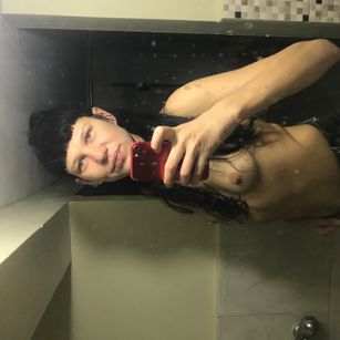 Model - Lili blackhair