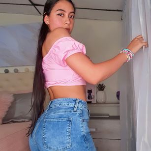 Model - Camila y Andy Latinos