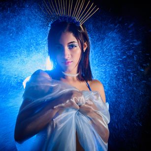 Model - ShaylaRobert skinny