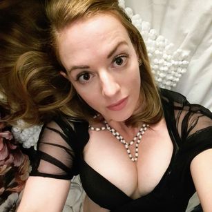 Model - Topsy Wilde joi