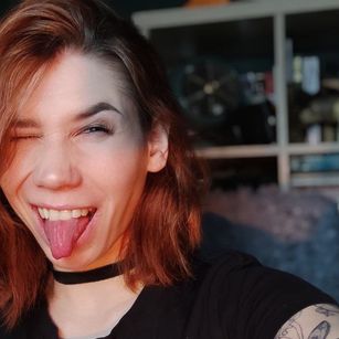 Model - Kelly squirt