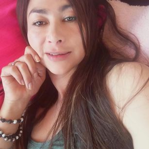 Model - Isabella juguetona