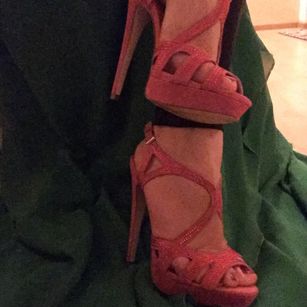 Model - devil in the sky pretty