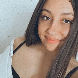 Model - IsaBellaPalmers naked