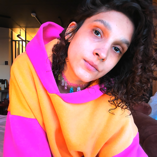 Model - Nessa Grid shower