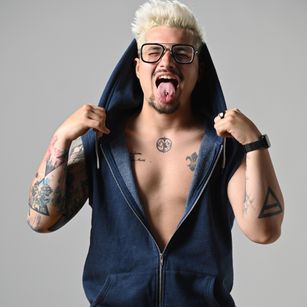 Model - TomWylie humiliation