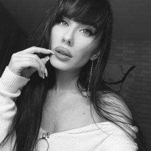 Model - Sweet girl well