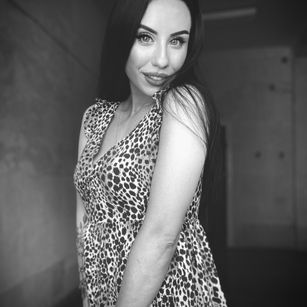 Model - Sweet girl pussy